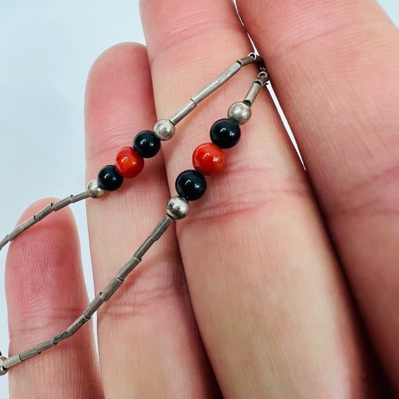 Liquid Silver Sterling Silver Necklace Red Coral Black Onyx Station Beads 19" - Picture 4 of 9